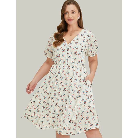 Size 14 - 16 • 1x • BloomChic • Floral Dress with Pockets - Picture 1 of 9